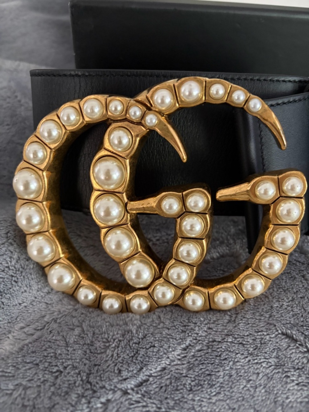 Gucci Black Leather Belt with Subtle Embossed Logo